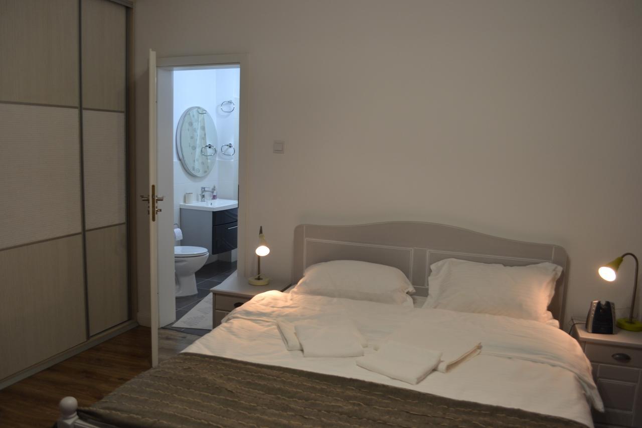 Victoria Plaza Two Bdr Apt Apartment บูคาเรสต์ ภายนอก รูปภาพ