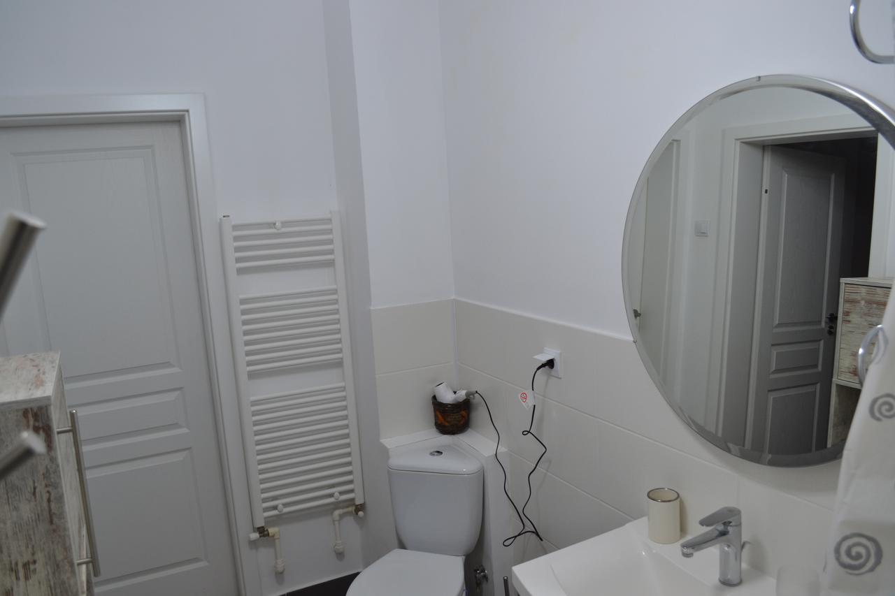 Victoria Plaza Two Bdr Apt Apartment บูคาเรสต์ ภายนอก รูปภาพ