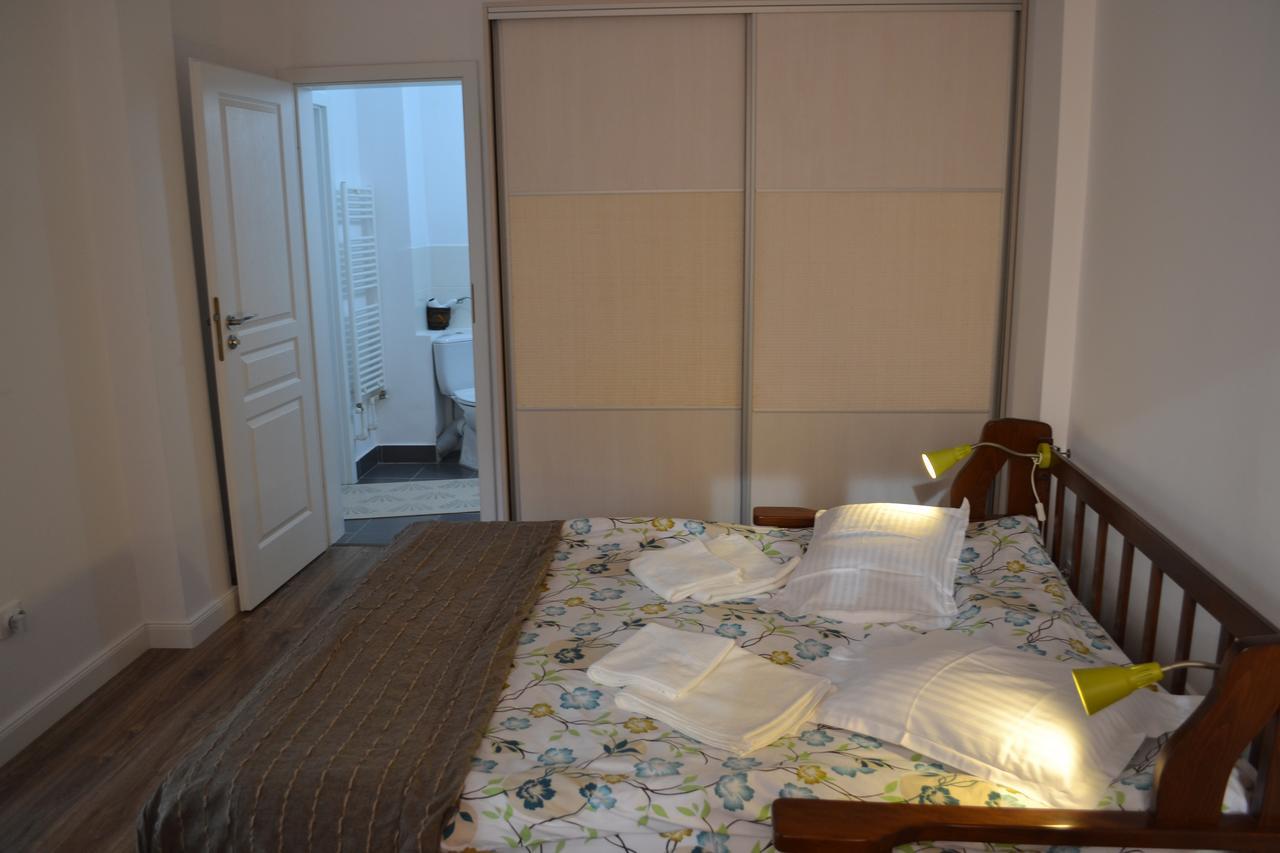 Victoria Plaza Two Bdr Apt Apartment บูคาเรสต์ ภายนอก รูปภาพ